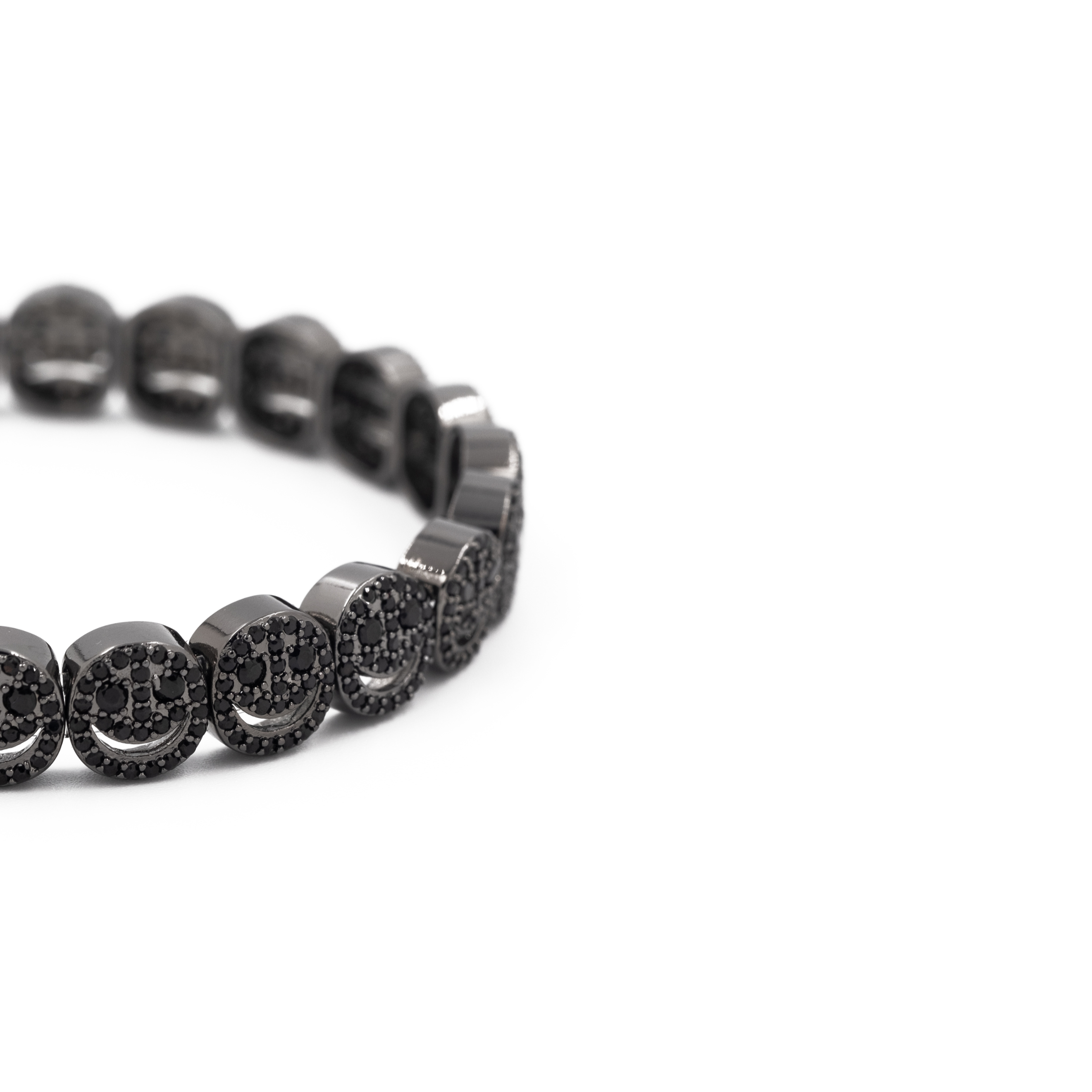 THE PAVÉ PLATINUM BLACK