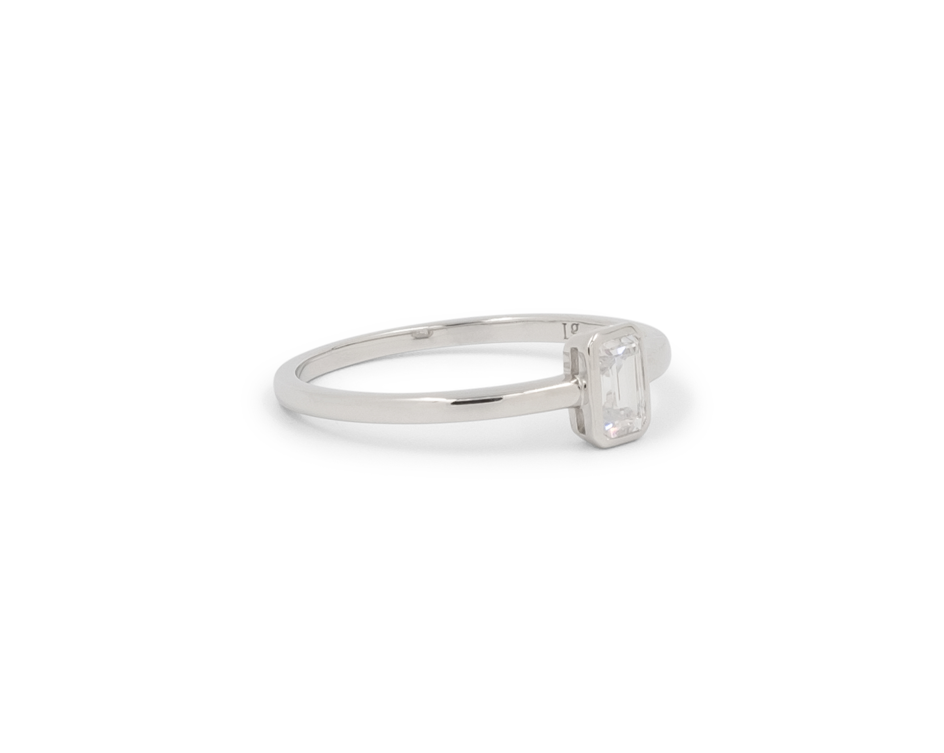 Lisa Gozlan Stack THE DAINTY EMERALD STACKER β Lisa Gozlan US